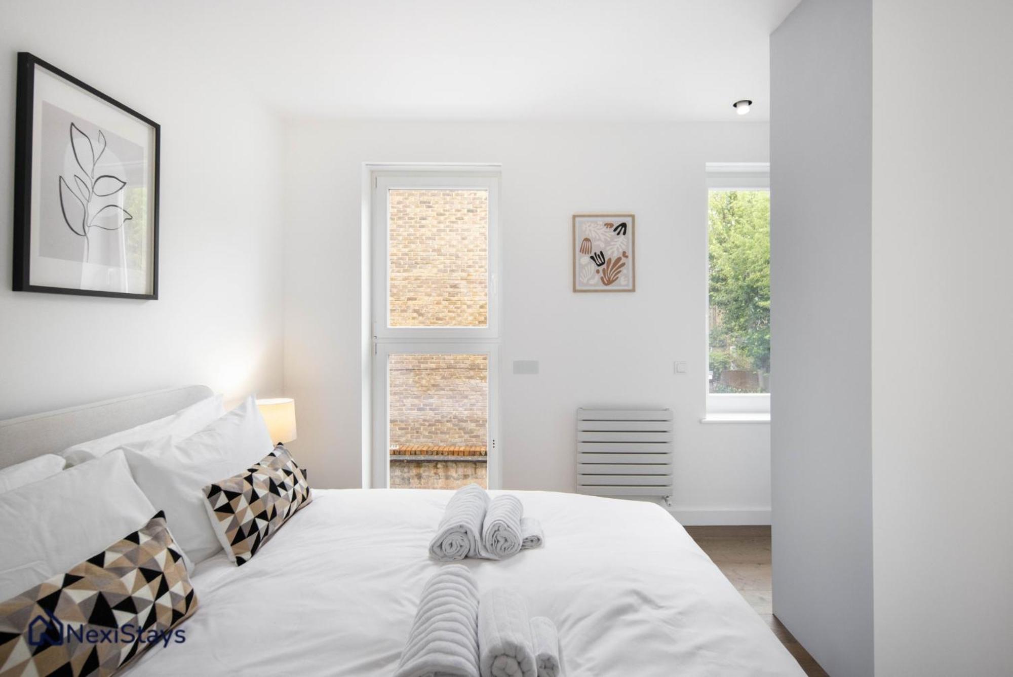 Апартаменты 1 Min Walk To Euston Station, Modern Townhouse Лондон Экстерьер фото